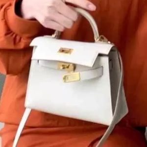 Meet your Posher, Style